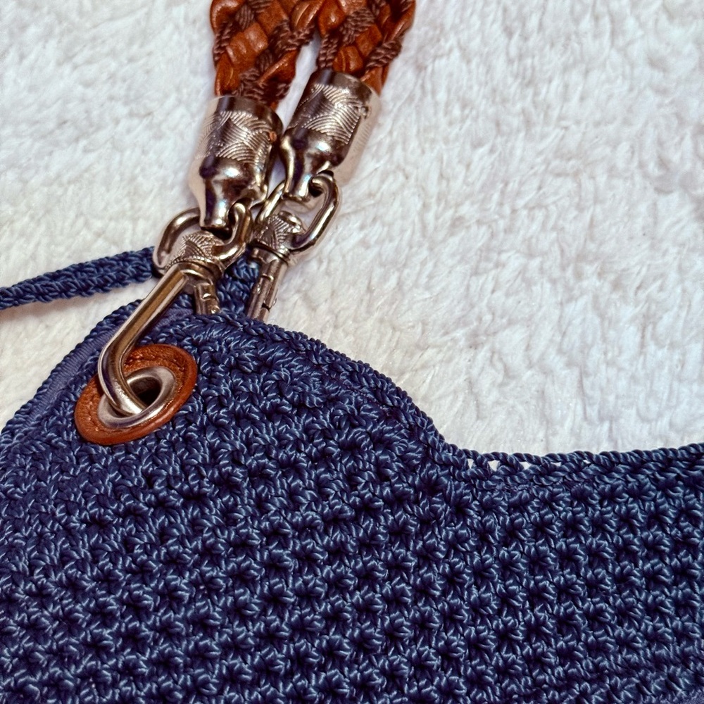 Vtg The Sak Handwoven Navy Blue Crochet Tote Bag with Leather Straps - Picture 8 of 13